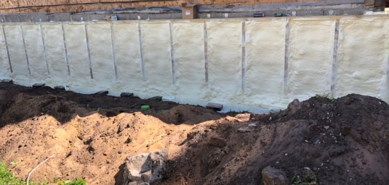 Polyuretaanivaahdon asennus Team Purest