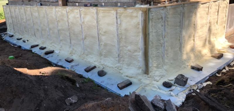 Polyuretaanivaahdon asennus Team Purest