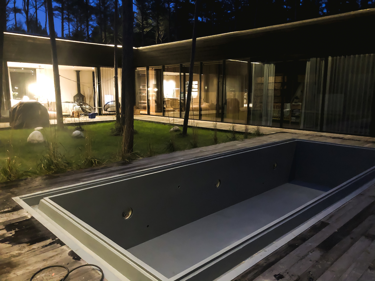 Team Purest Polyuretaanivaahdon asennus, Polyurea pinnoitteiden asennus, Epoksi lattiat Finland